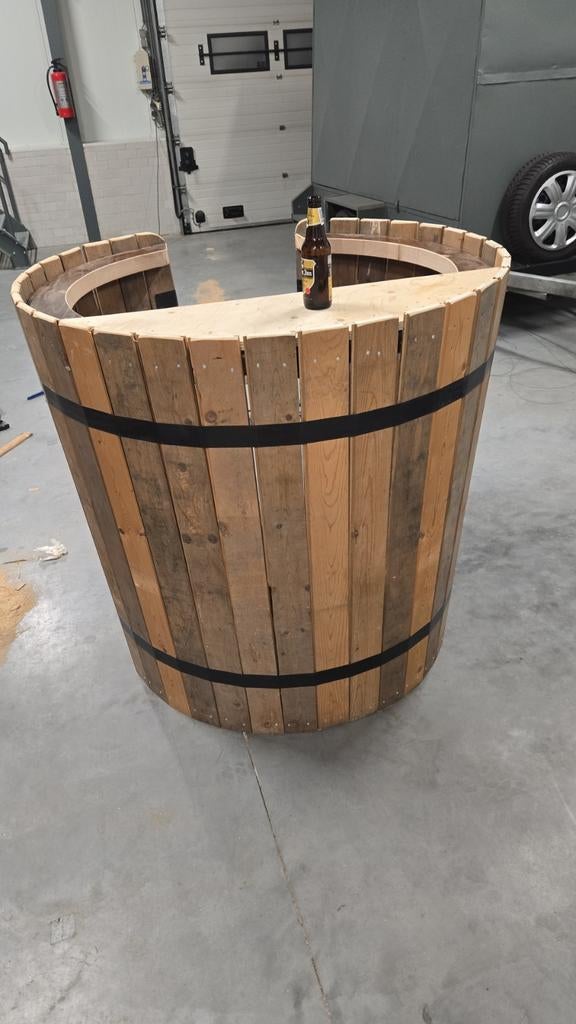 Houten Ton / Bar voor Feestjes, Tonpraten, Verrijdbaar, Ophalen, Gebruikt