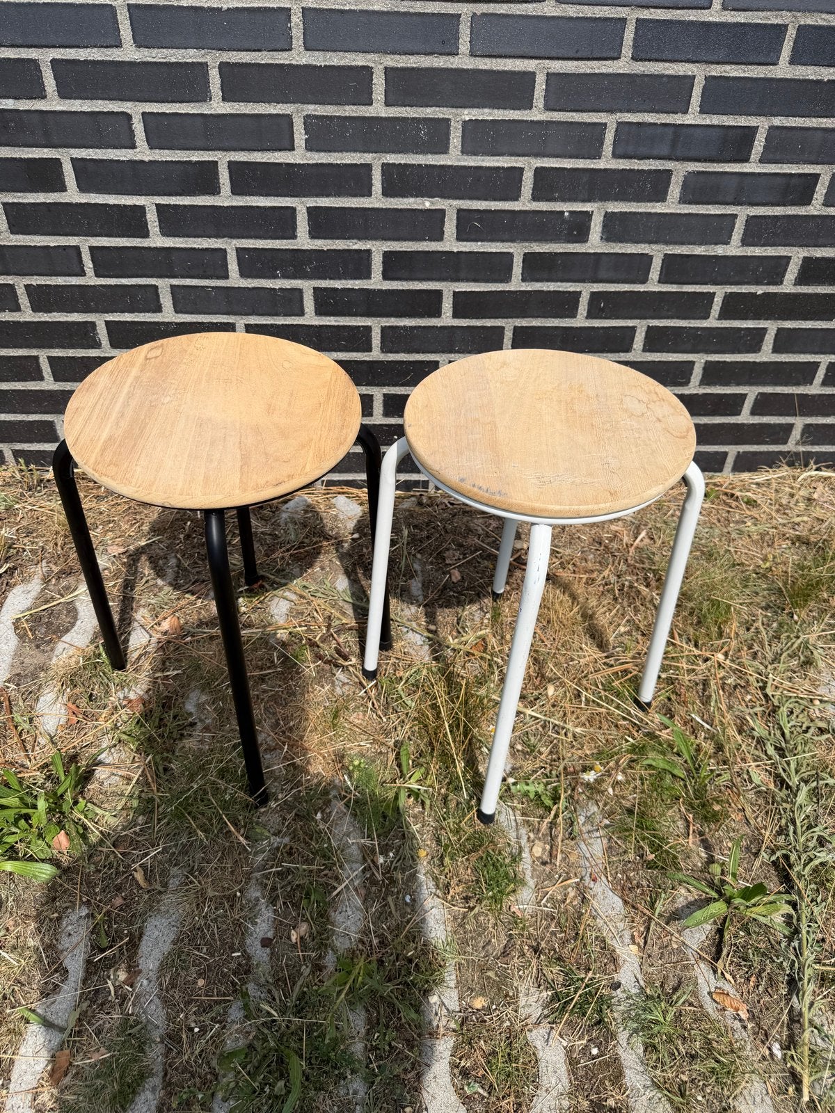 Set van 2 krukjes met houten zitting en metalen poten, Ophalen, Gebruikt, Twee, Overige kleuren