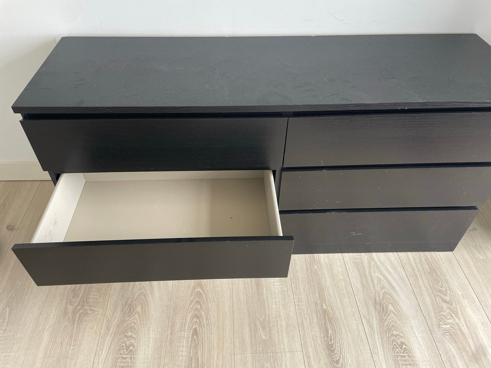GRATIS Zwarte ladekast met 6 laden - 160x48x77cm, Huis en Inrichting, Kasten | Ladekasten, Ophalen, Gebruikt, 5 laden of meer