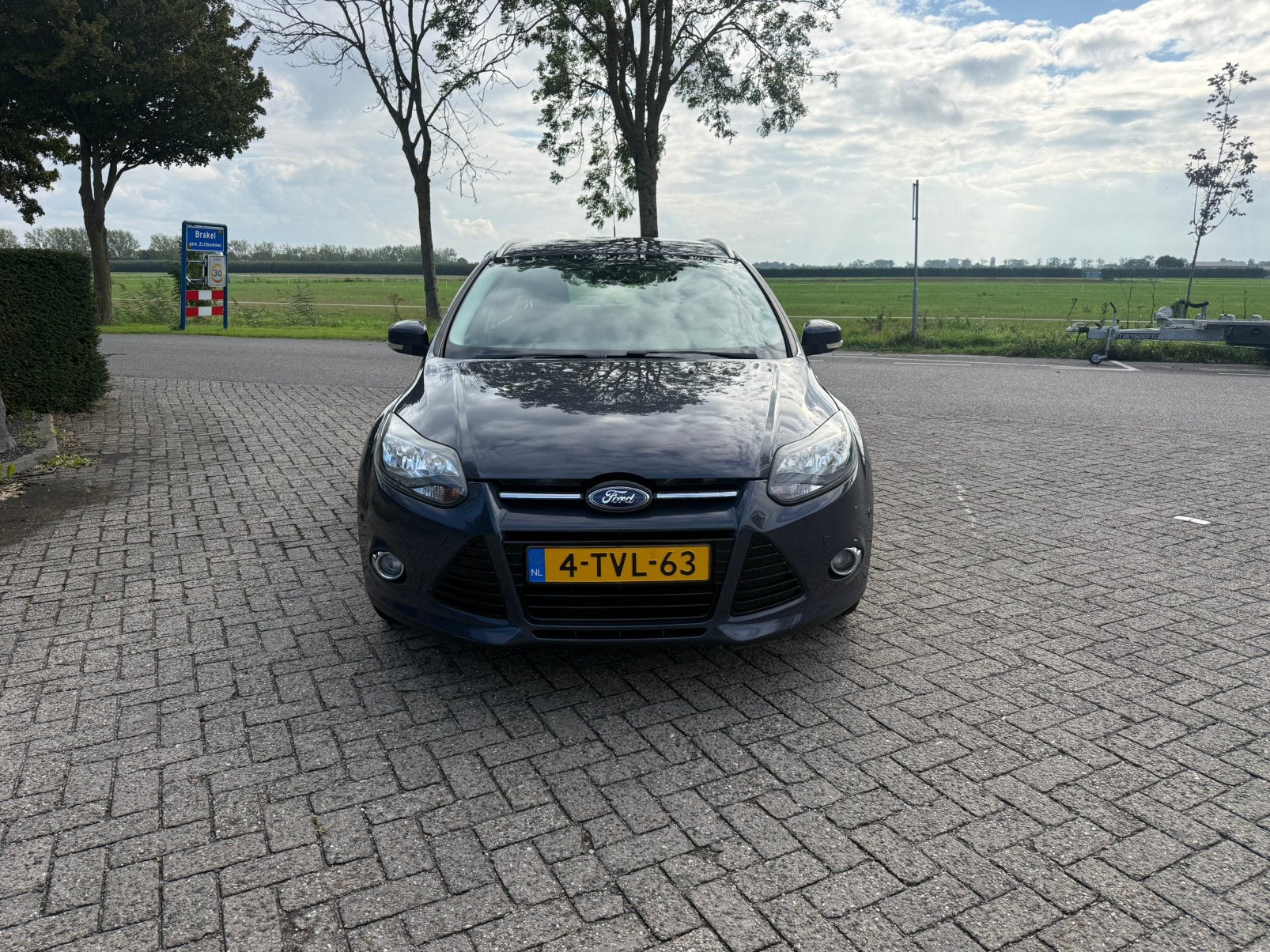 Foto 2 van Ford Focus 1.0 Ecoboost 92KW Wagon 2014 Grijs