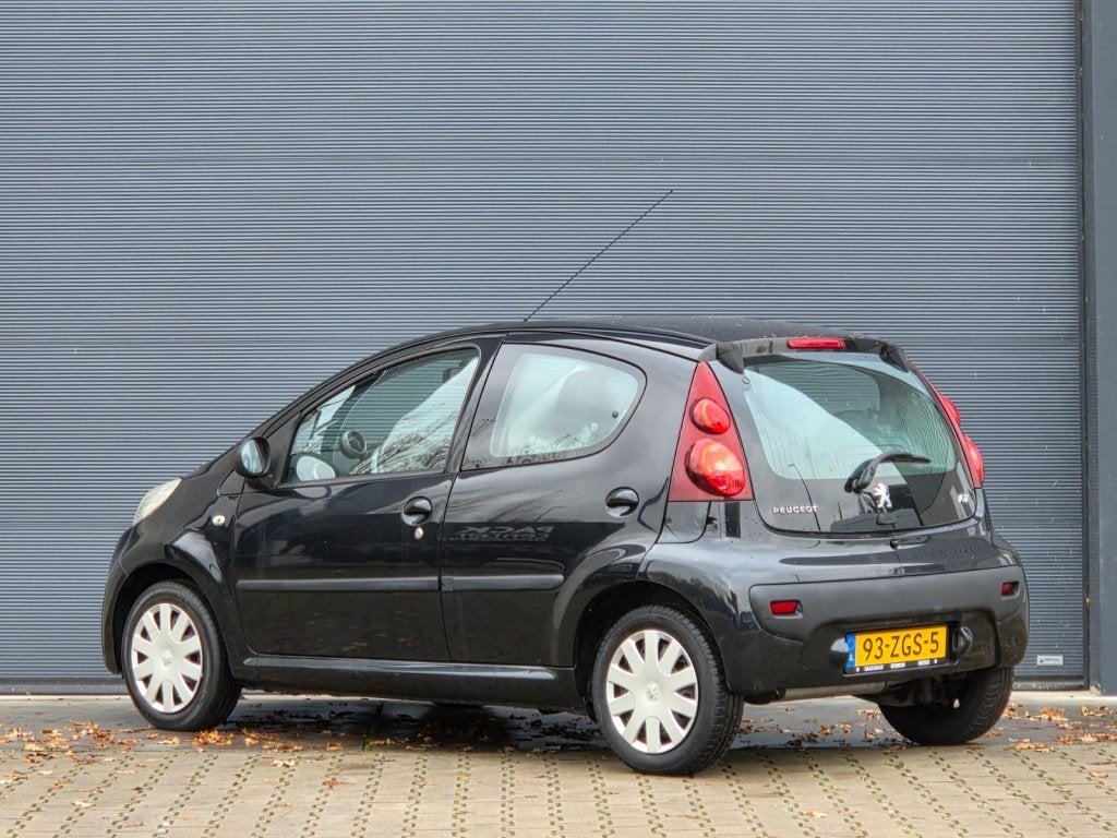 Peugeot 107 1.0 Active nap airco apk 11'2026 (bj 2012), Auto's, Peugeot, Voorwielaandrijving, Gebruikt, 4 stoelen, Origineel Nederlands