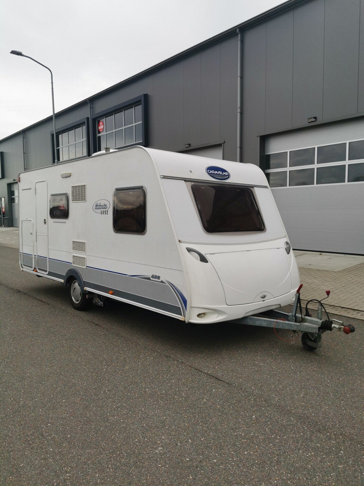 Lichtgewicht, stapelbed, airco, mover familie caravan, Treinzit, 750 - 1000 kg, Particulier, 4 tot 5 meter