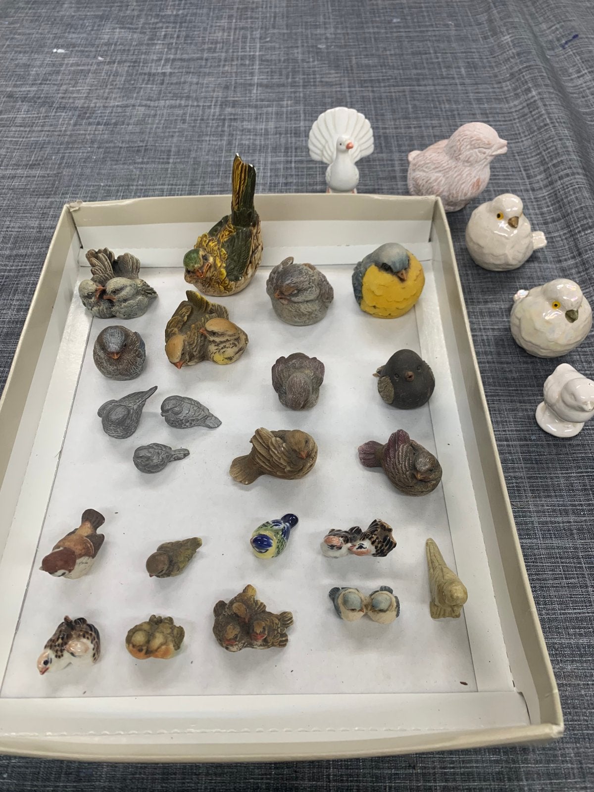 27 miniatuur vogeltjes te koop, Ophalen of Verzenden, Zo goed als nieuw, Dier