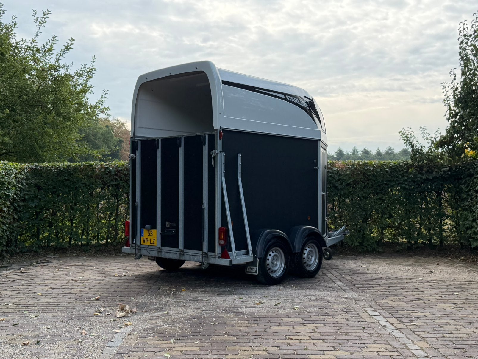 Prachtig mooie 2 paards atec, Dieren en Toebehoren, Ophalen, Aluminium, Zo goed als nieuw, 2-paards trailer