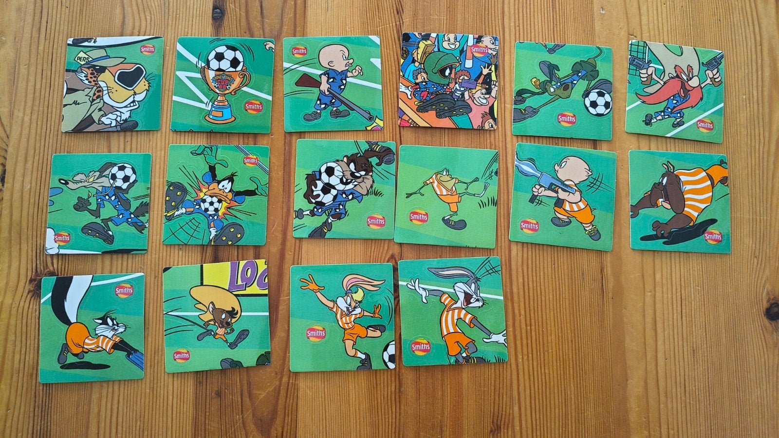Looney Tunes Smiths voetbal stickers 1998 - 16 stuks, Verzamelen, Ophalen of Verzenden, Looney Tunes, Overige typen
