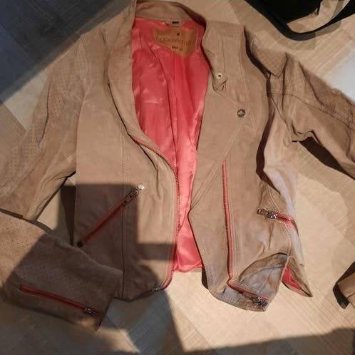 Suede look 38 jas vest, Ophalen of Verzenden, Gedragen, Maat 38/40 (M), Beige