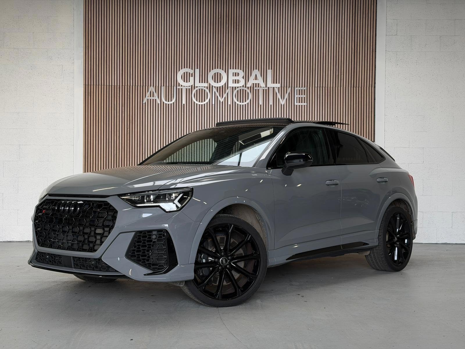 Audi Q3 Sportback TFSI RS - RS KUIPSTOELEN - B&O - PANO - 21, Auto's, Audi, Automaat, Gebruikt, 1675 kg, Bedrijf