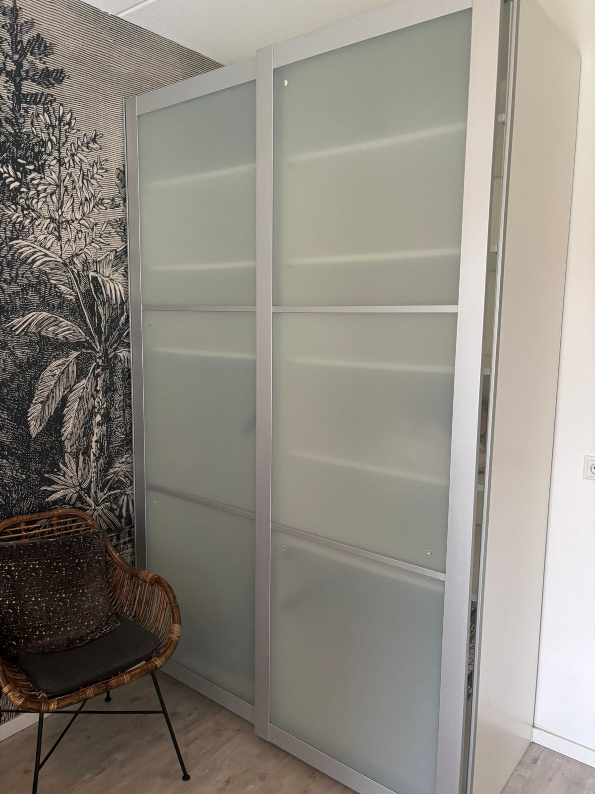 Kledingkast van glas, Huis en Inrichting, Kasten | Vitrinekasten, Ophalen, 150 tot 200 cm, 50 tot 75 cm, Glas