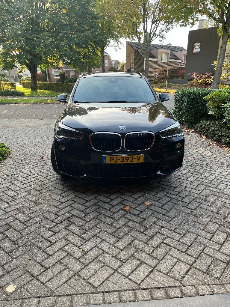 BMW X1 20I Xdrive Aut8 2016 Zwart, 1998 cc, Zwart, 2000 kg, Zwart