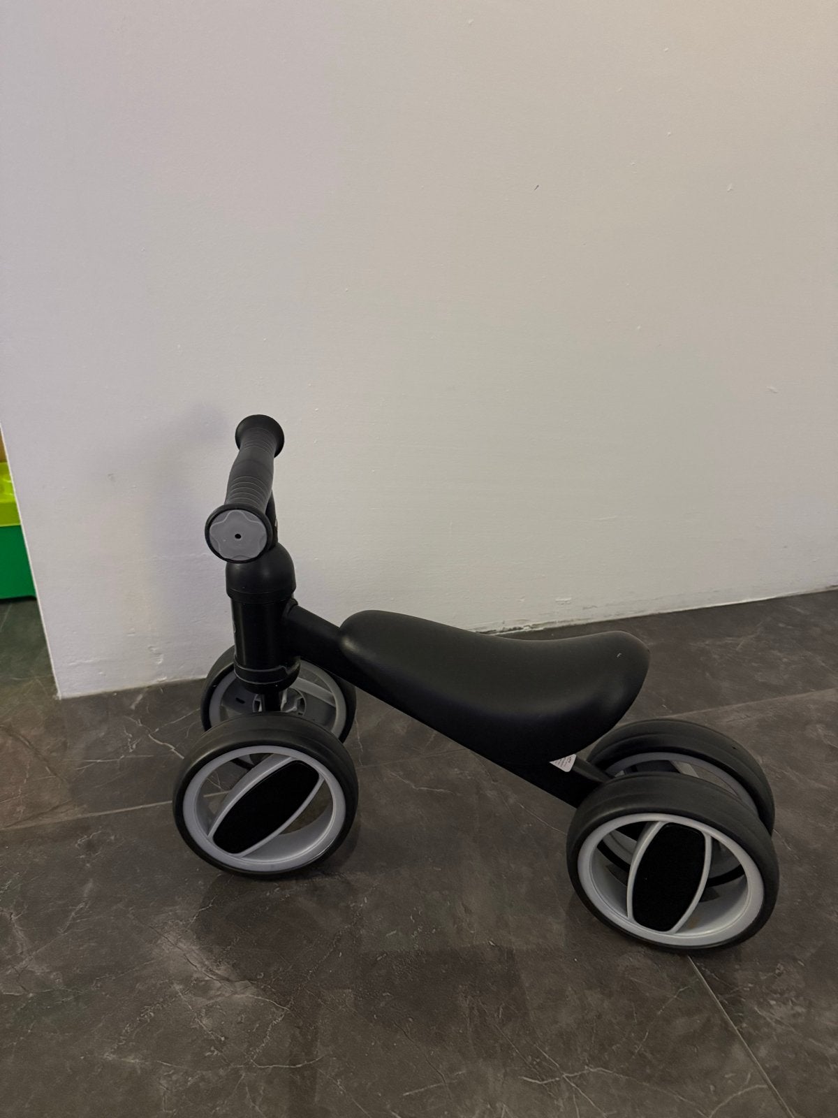 Cabino loopfietsje 4-wieler zwart, Ophalen, Zo goed als nieuw, Minder dan 16 inch