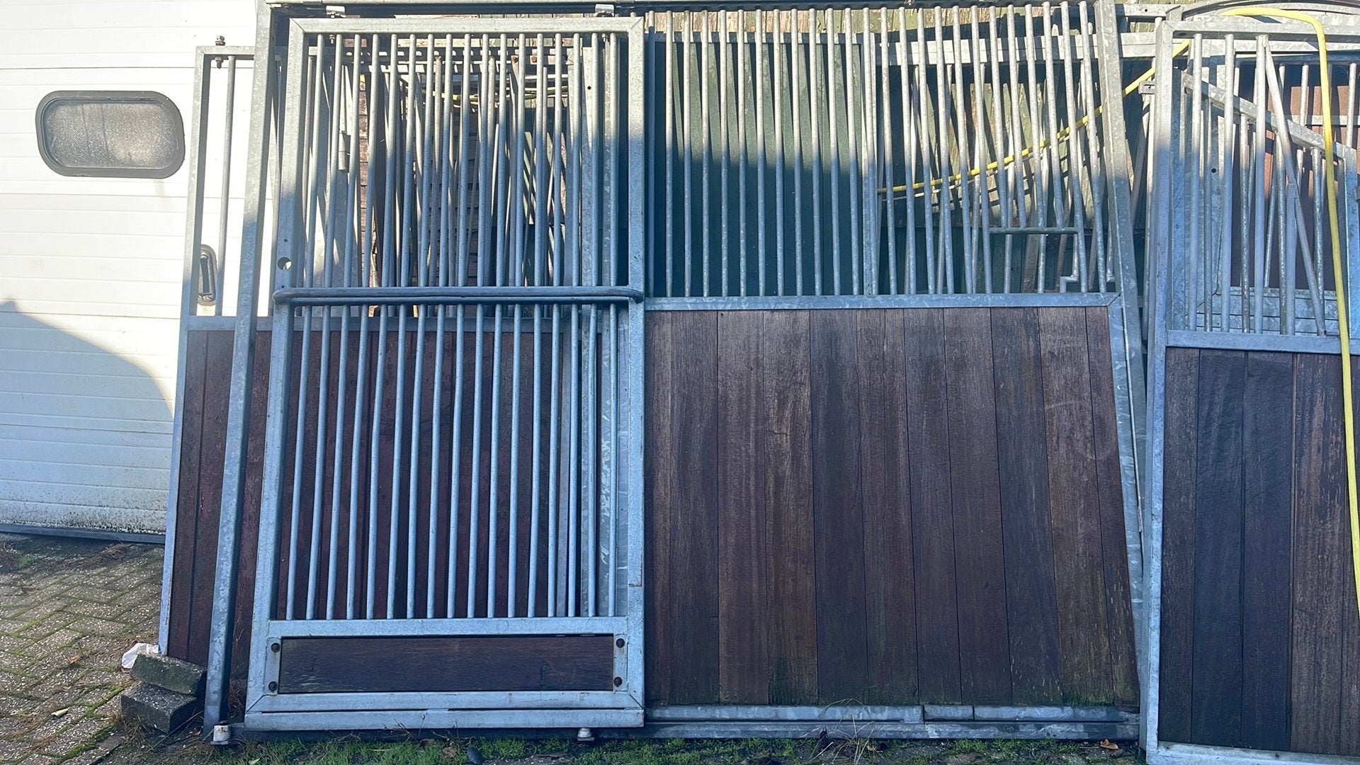 Voorwand paardenbox 2,85 m breed, Dieren en Toebehoren, Opfok, 1 paard of pony