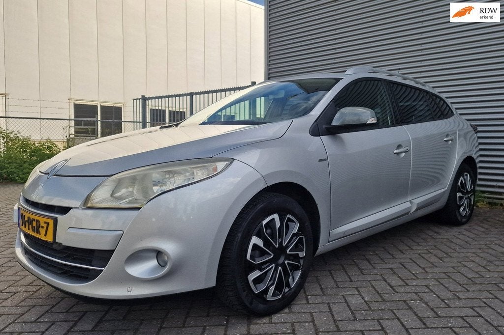 Renault Mégane Estate 1.4 TCe Bose NAVI PSENSOR CRUISE 3 X, Voorwielaandrijving, Euro 5, Gebruikt, 4 cilinders