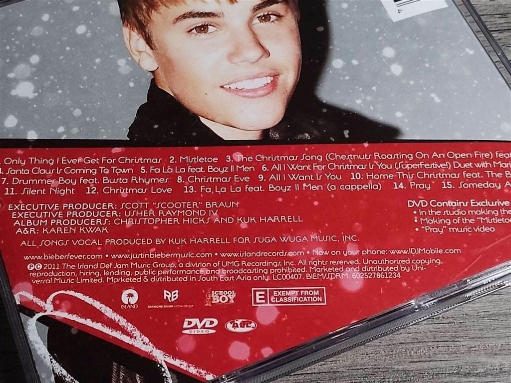 Justin Bieber ‎– Under The Mistletoe [CD + DVD], Cd's en Dvd's, Ophalen of Verzenden, Zo goed als nieuw