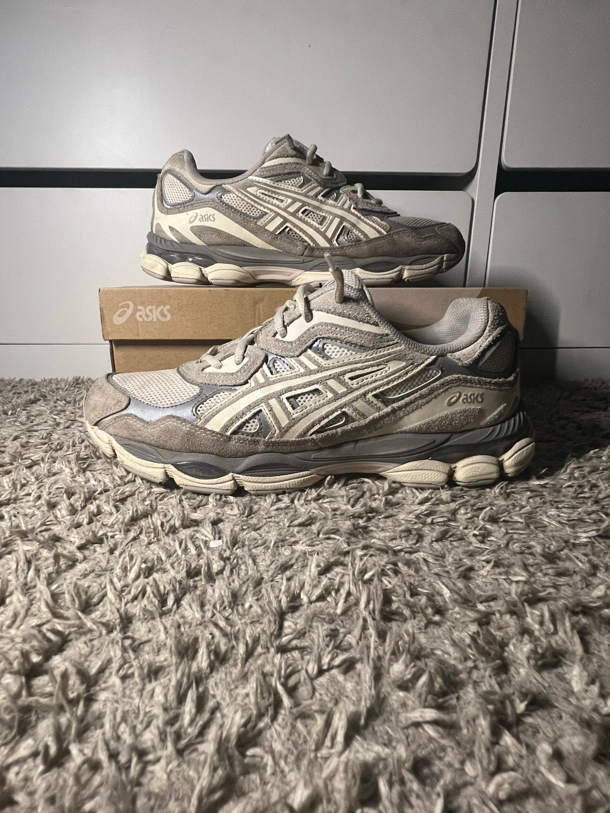 ASICS GEL-NYC CREAM/OYSTER GREY - Maat 44, Kleding | Heren, Schoenen, Overige kleuren, Ophalen of Verzenden, Sneakers of Gympen