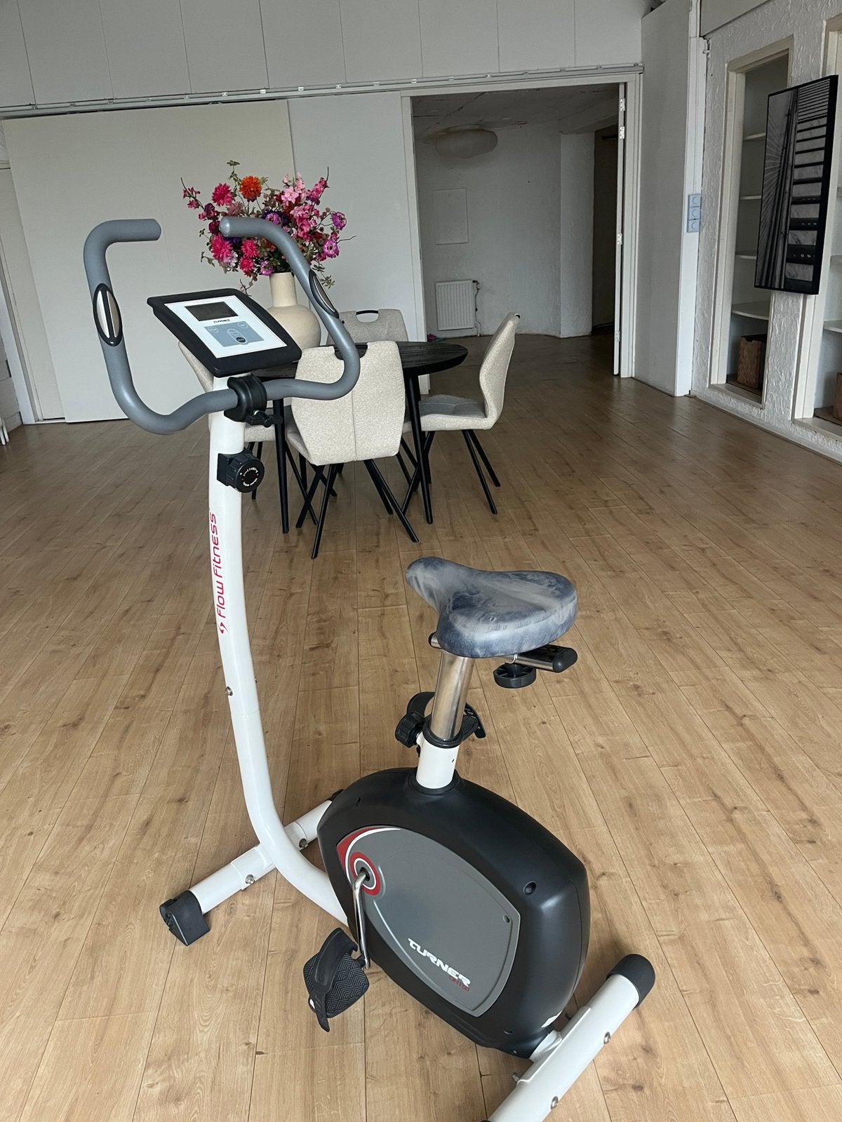 Flow Fitness Turner DHT50 Hometrainer, Ophalen, Zo goed als nieuw, Aluminium, Hometrainer