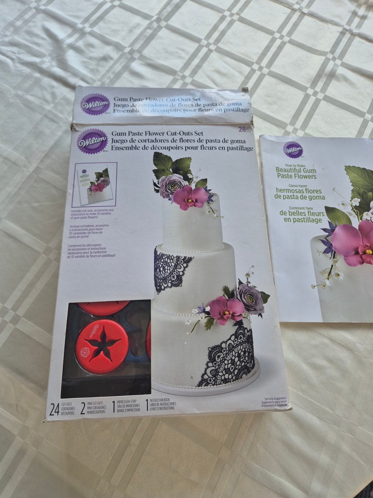 Wilton Gum Paste Flower Cut-Outs Set - Bloemen uitstekers, Hobby en Vrije tijd, Ophalen, Zo goed als nieuw