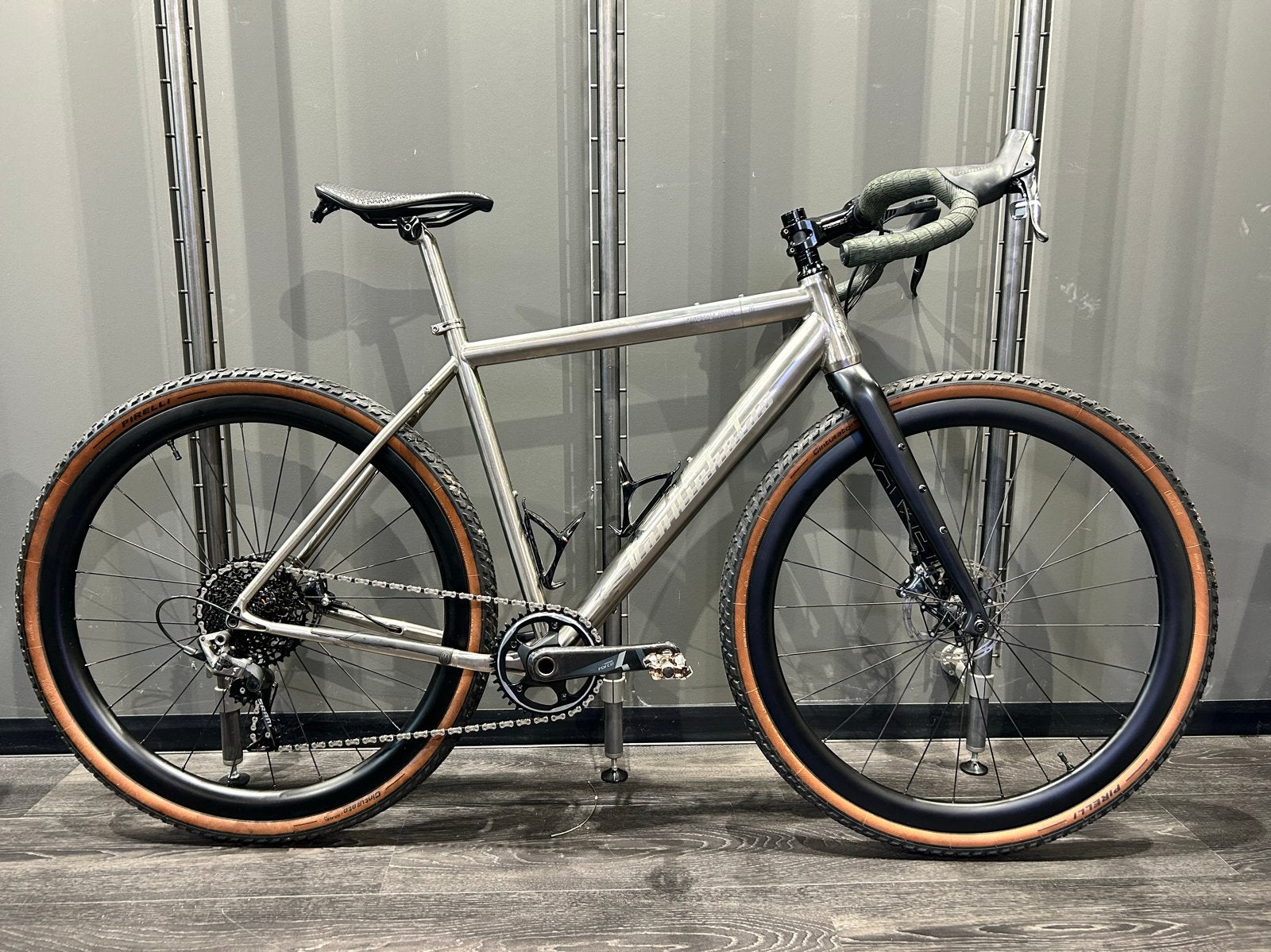 Van Nicholas Rowtag Gravelbike - Maat M - Titanium, Fietsen en Brommers, 28 inch, 10 tot 15 versnellingen, 49 tot 53 cm, Zo goed als nieuw