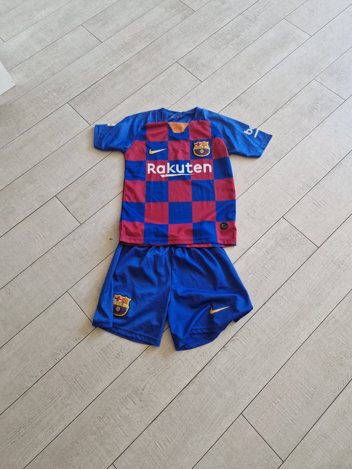 FC Barcelona Messi Thuisshirt en Broekje - Maat 152, Ophalen of Verzenden, Gebruikt, Nike, Jongen