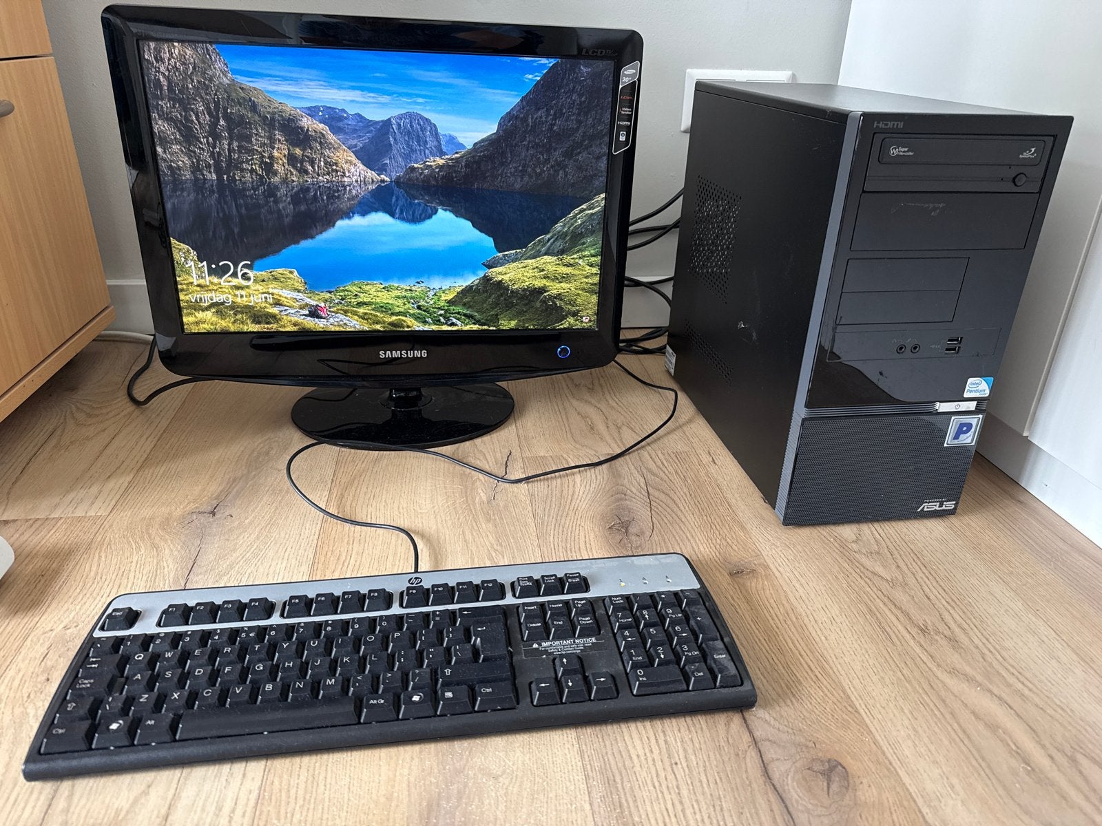 ASUS Desktop PC met Samsung Monitor, Toetsenbord, Ophalen, Gebruikt, HDD, 2 tot 3 Ghz