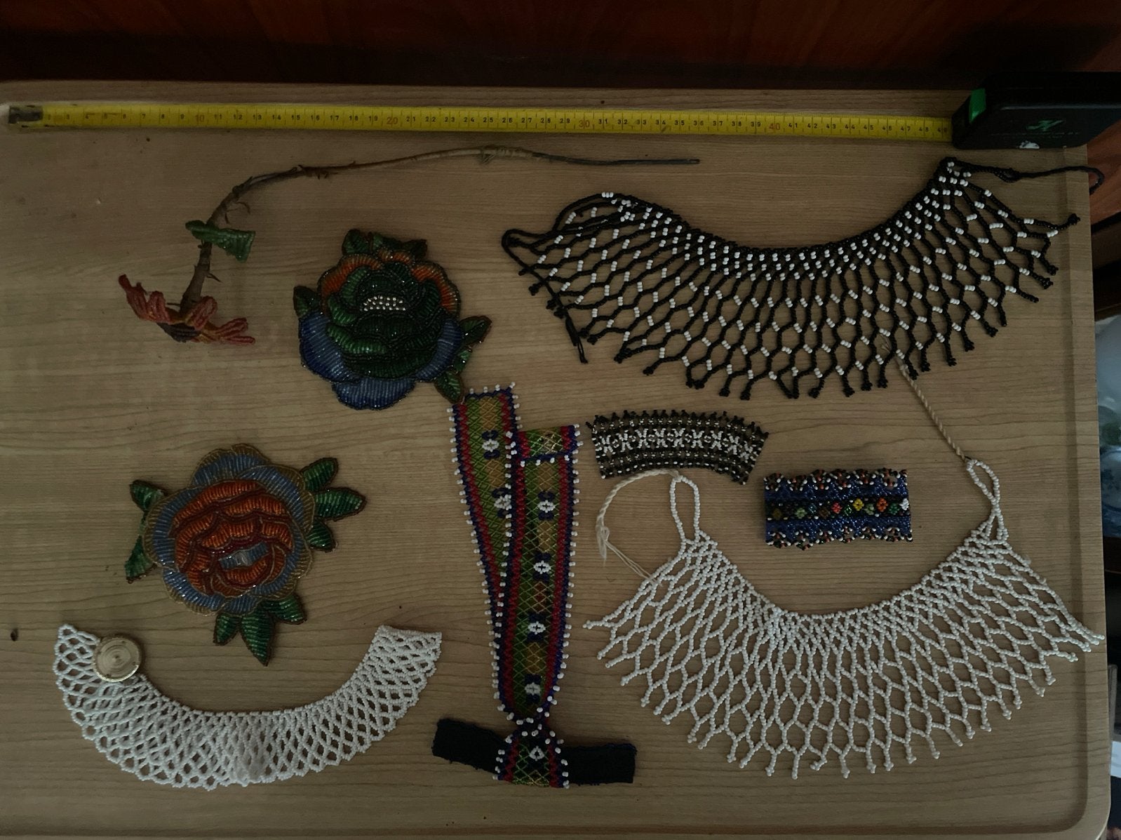Klarenwerk streekdracht rouw etc. - Diverse kralen sieraden, Ophalen of Verzenden, Dames