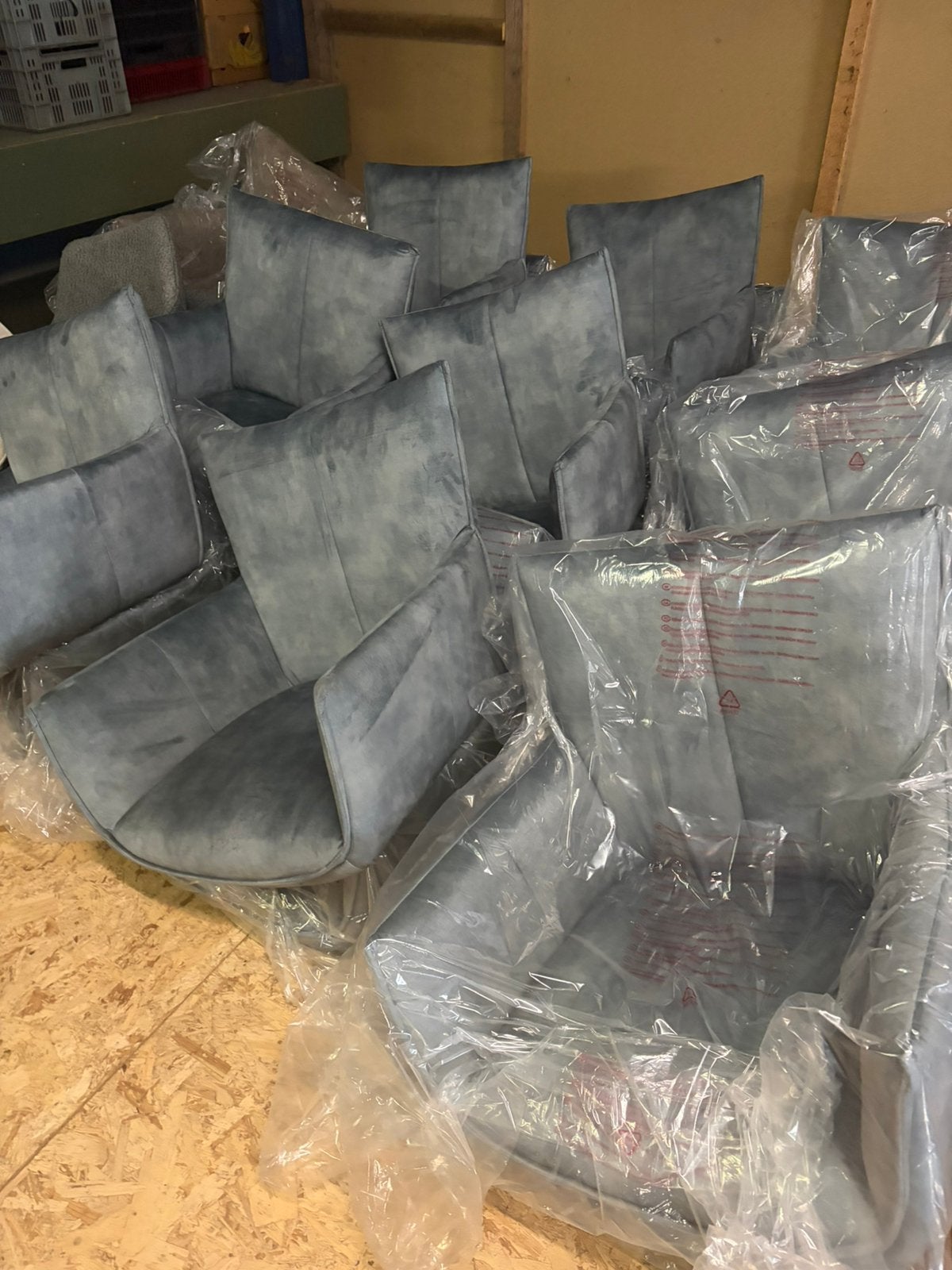 29 Nieuwe eetkamerstoelen zonder onderstel, Ophalen, ., Wit, .