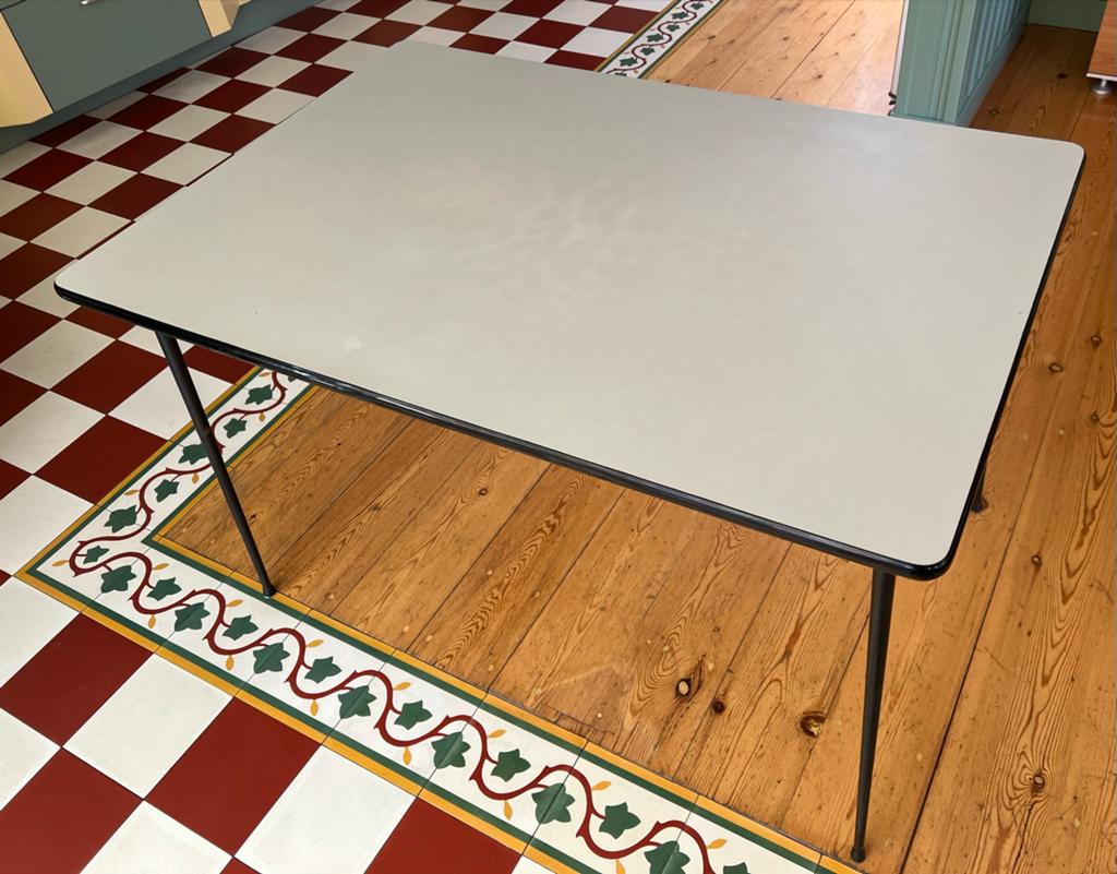 Vintage Eettafel gekocht in 1957, Antiek en Kunst, Ophalen