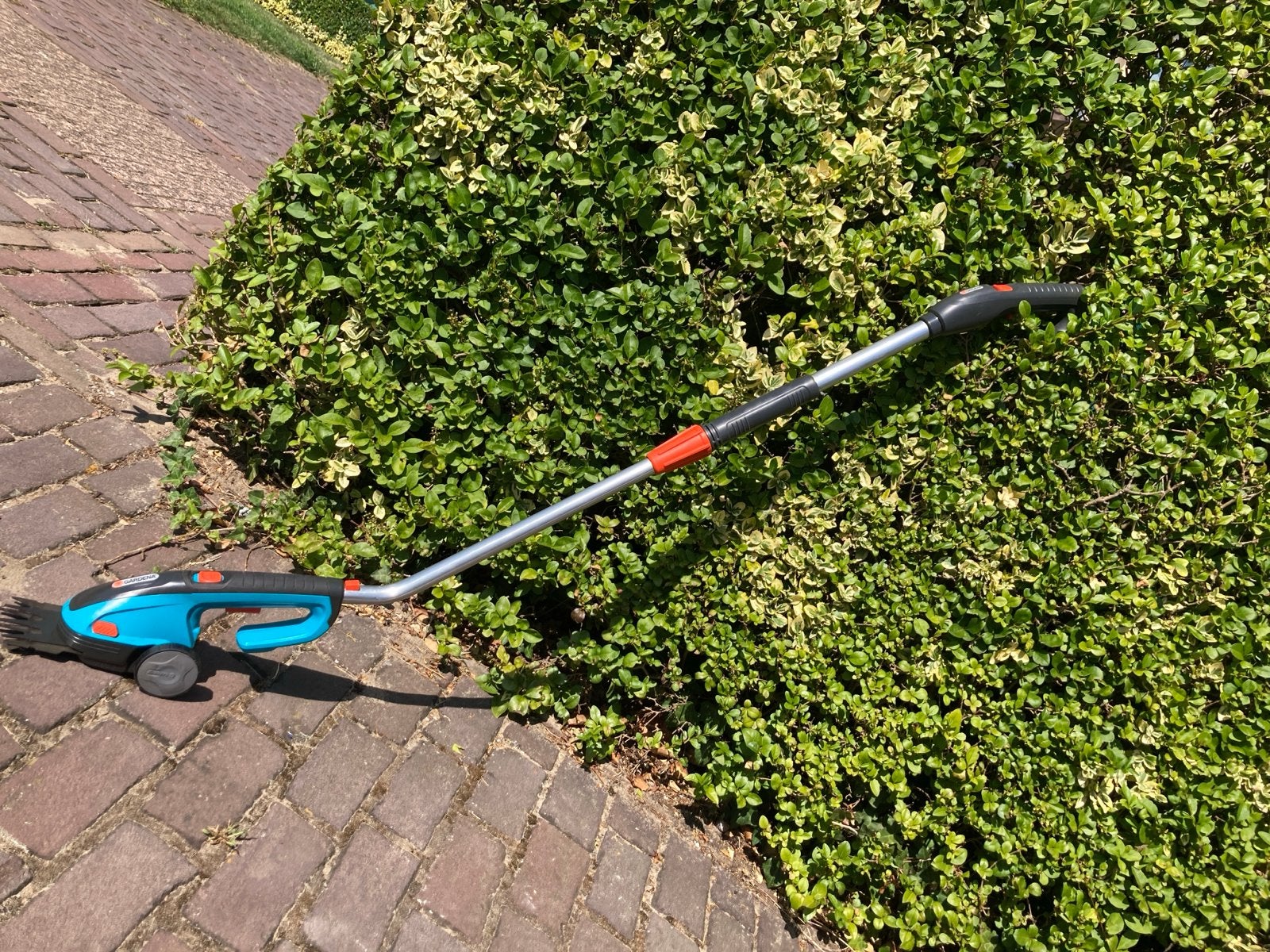 Gardena Accu Gras- en Buxusschaar met steel, Tuin en Terras, Ophalen, Zo goed als nieuw, Accu