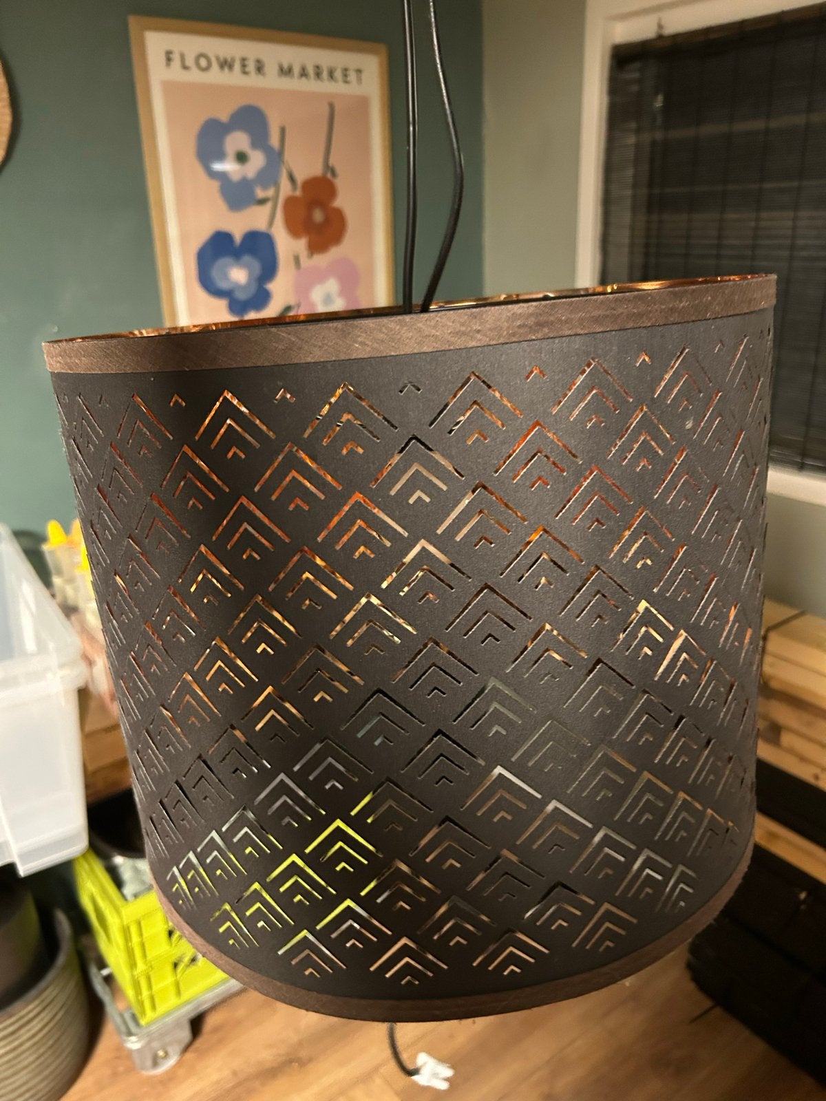 Moderne hanglamp met lasergesneden patroon, Ophalen of Verzenden, Gebruikt, Metaal, E27 (groot)