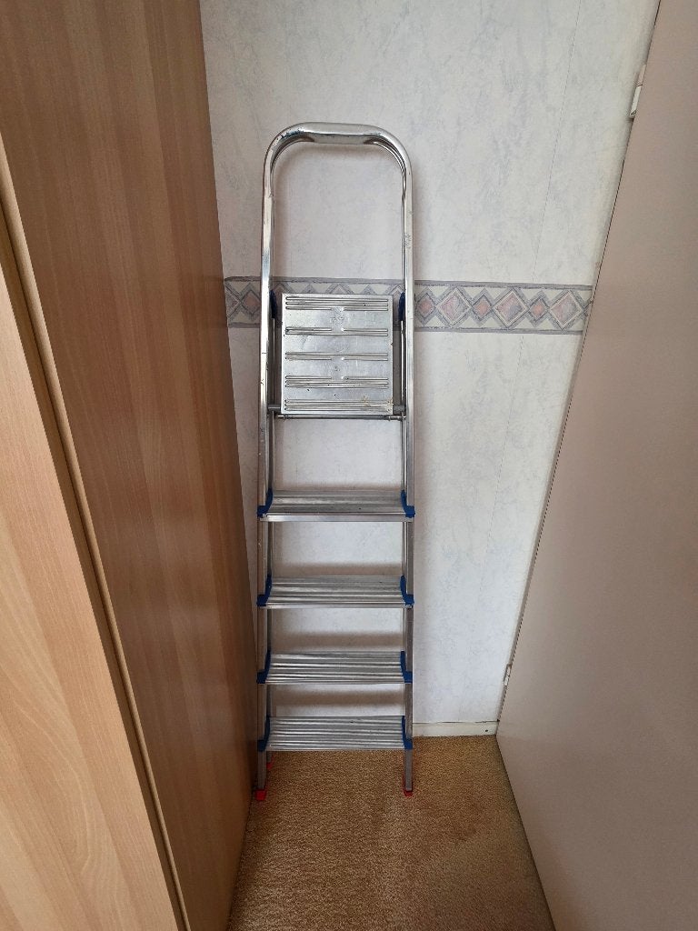 Stevige aluminium huishoudtrap met 5 treden, Ophalen, Gebruikt, Trap, Opvouwbaar of Inschuifbaar