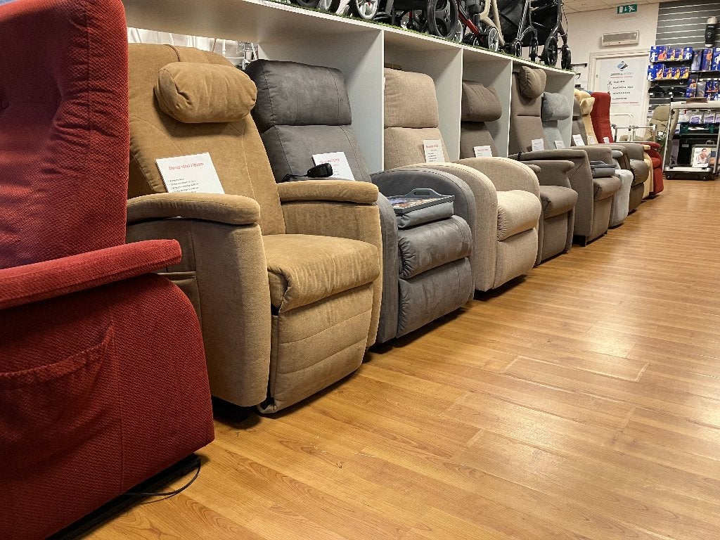 Sta op Stoel Relaxfauteuil OUTLET nieuw 2de hands Utrecht, Ophalen of Verzenden, Zo goed als nieuw, Leer, 50 tot 75 cm