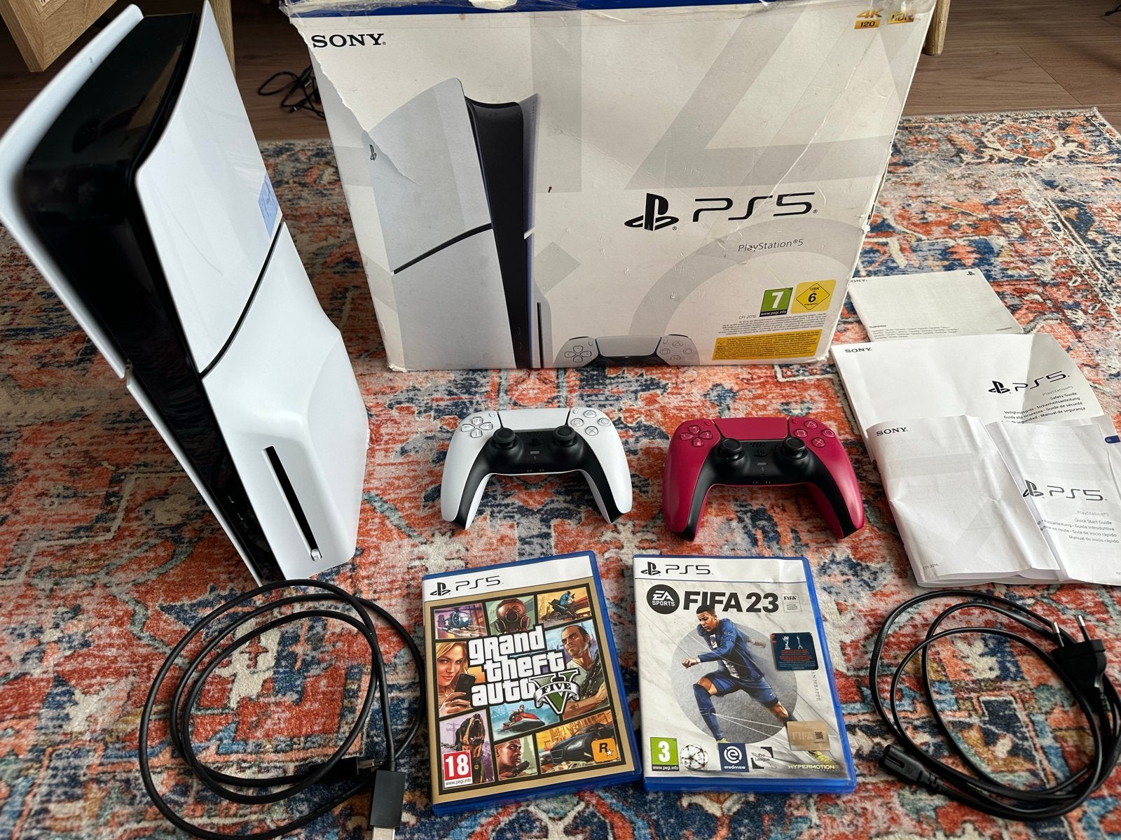 PlayStation 5 Slim Disc Edition 1TB met 2 controllers en gam, Spelcomputers en Games, Spelcomputers | Sony PlayStation 5, Sony