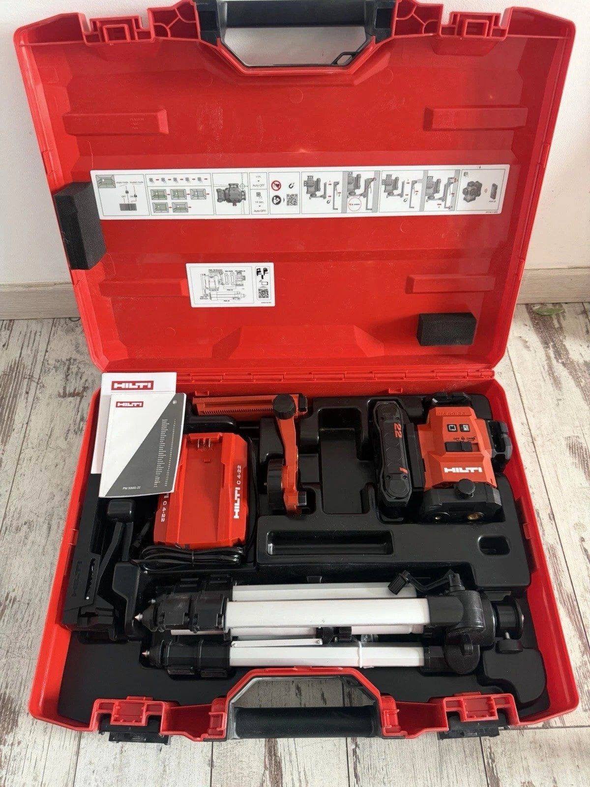 HILTI NURON PM 50MG-22 Lijnlaser met Koffer, Ophalen of Verzenden, Zo goed als nieuw
