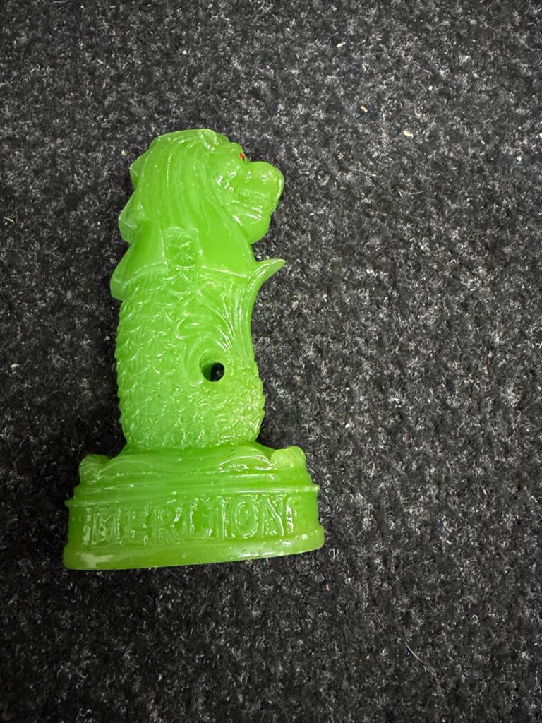 Groene Merlion beeldje - Singapore souvenir, Verzamelen, Beelden en Beeldjes, Ophalen of Verzenden, Gebruikt, Overige typen