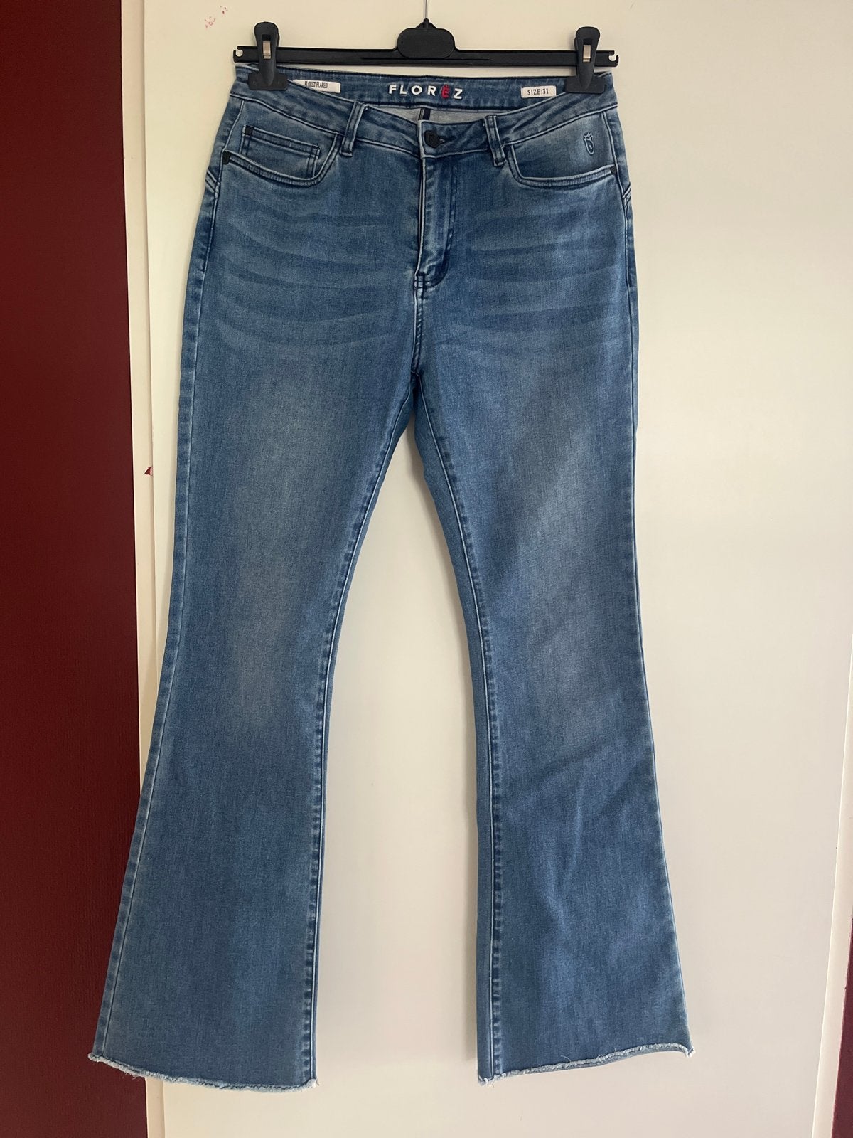 Florez Flared Jeans - Maat 31, Kleding | Dames, Spijkerbroeken en Jeans, Nieuw, W30 - W32 (confectie 38/40), Blauw, Ophalen of Verzenden