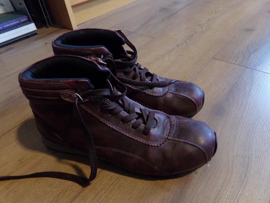 Paarse timberland enkellaarsjes, Kleding | Dames, Schoenen, Overige kleuren, Lage of Enkellaarzen, Ophalen of Verzenden, Zo goed als nieuw