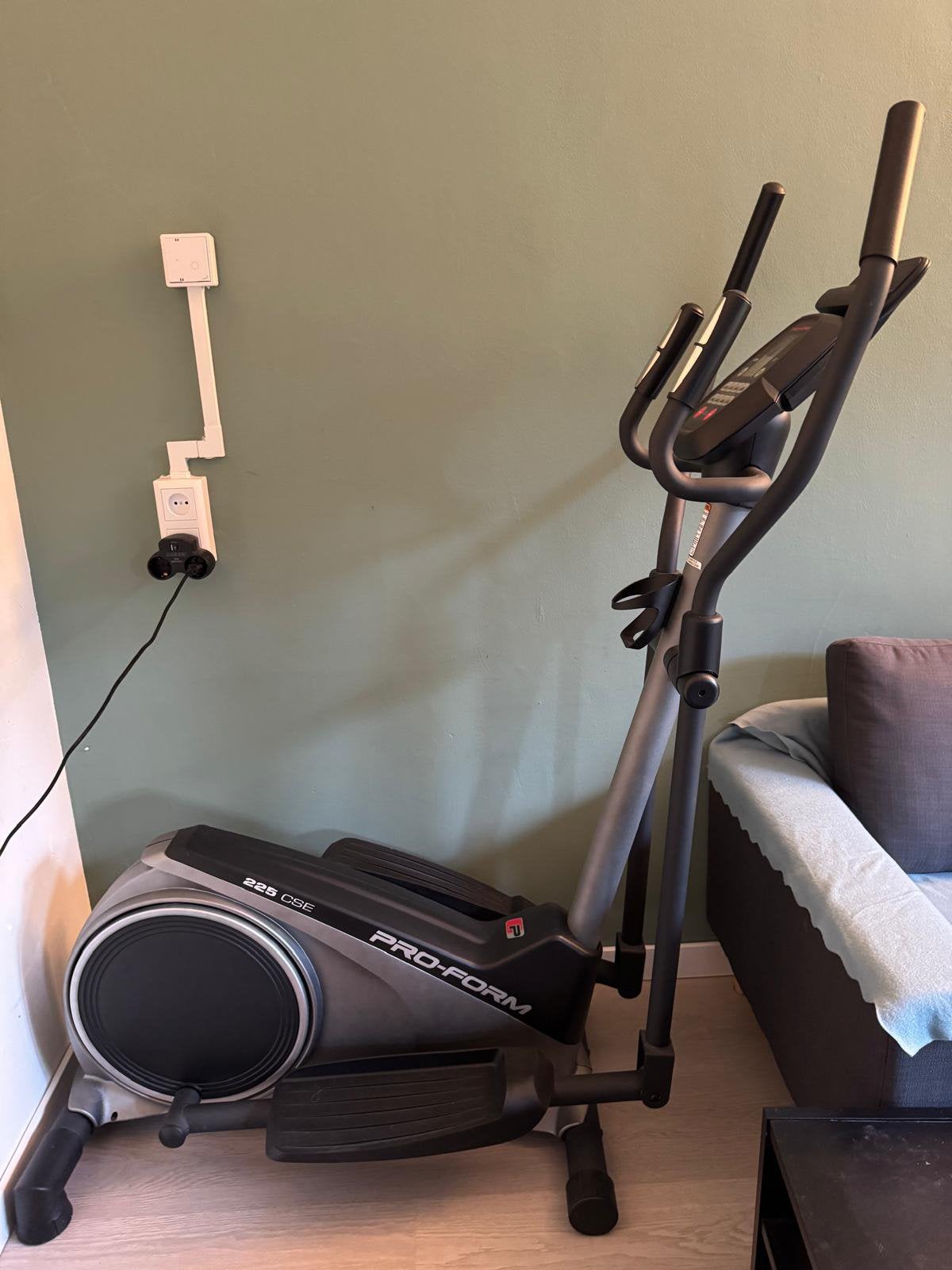 ProForm 225 CSE Crosstrainer – nette staat – €100, Ophalen, Zo goed als nieuw, Crosstrainer