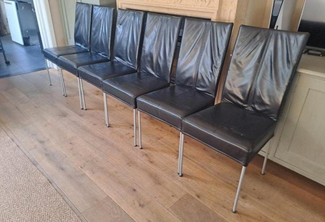 6 zwart lederen eetkamerstoelen
Met metalen onderstel
In pri, Antiek en Kunst, Ophalen