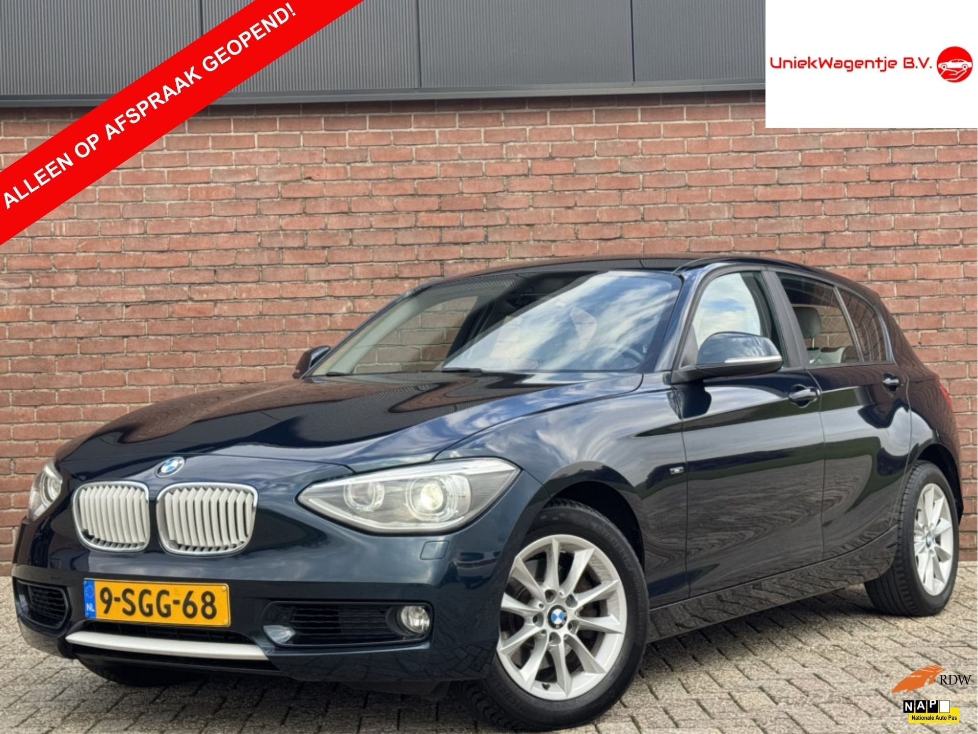 BMW 1-serie 118i EXECUTIVE | NL-AUTO! | LEDER! | XENON!, Auto's, BMW, Achterwielaandrijving, Gebruikt, 4 cilinders, Blauw