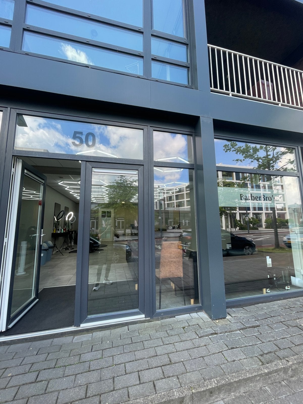 Instapklare Barbershop ter Overname in Enschede, Huur, Bedrijfsruimte