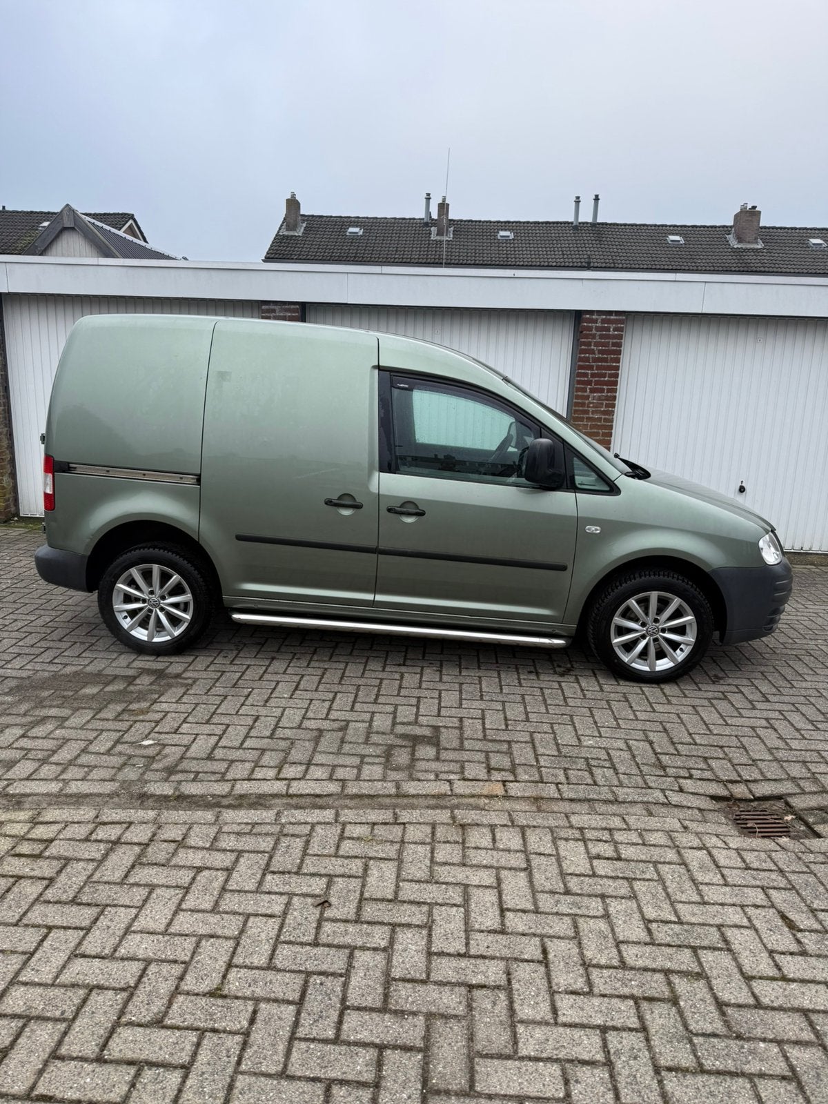 Volkswagen Caddy sidebars, Ophalen