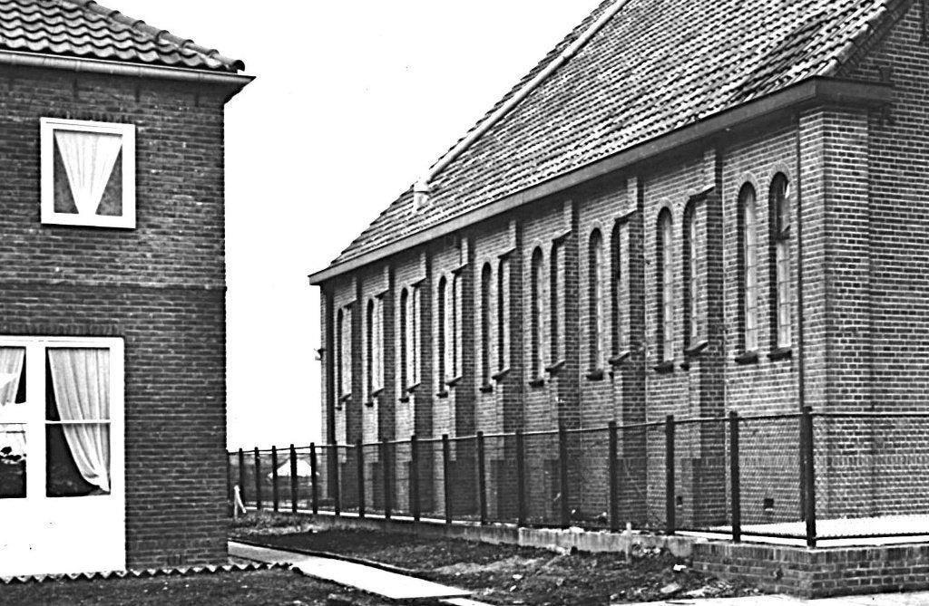 700398 Stavenisse 1963 Oud Grf Kerk Nette kaart onbeschreven, Ophalen of Verzenden, 1960 tot 1980, Ongelopen, Zeeland