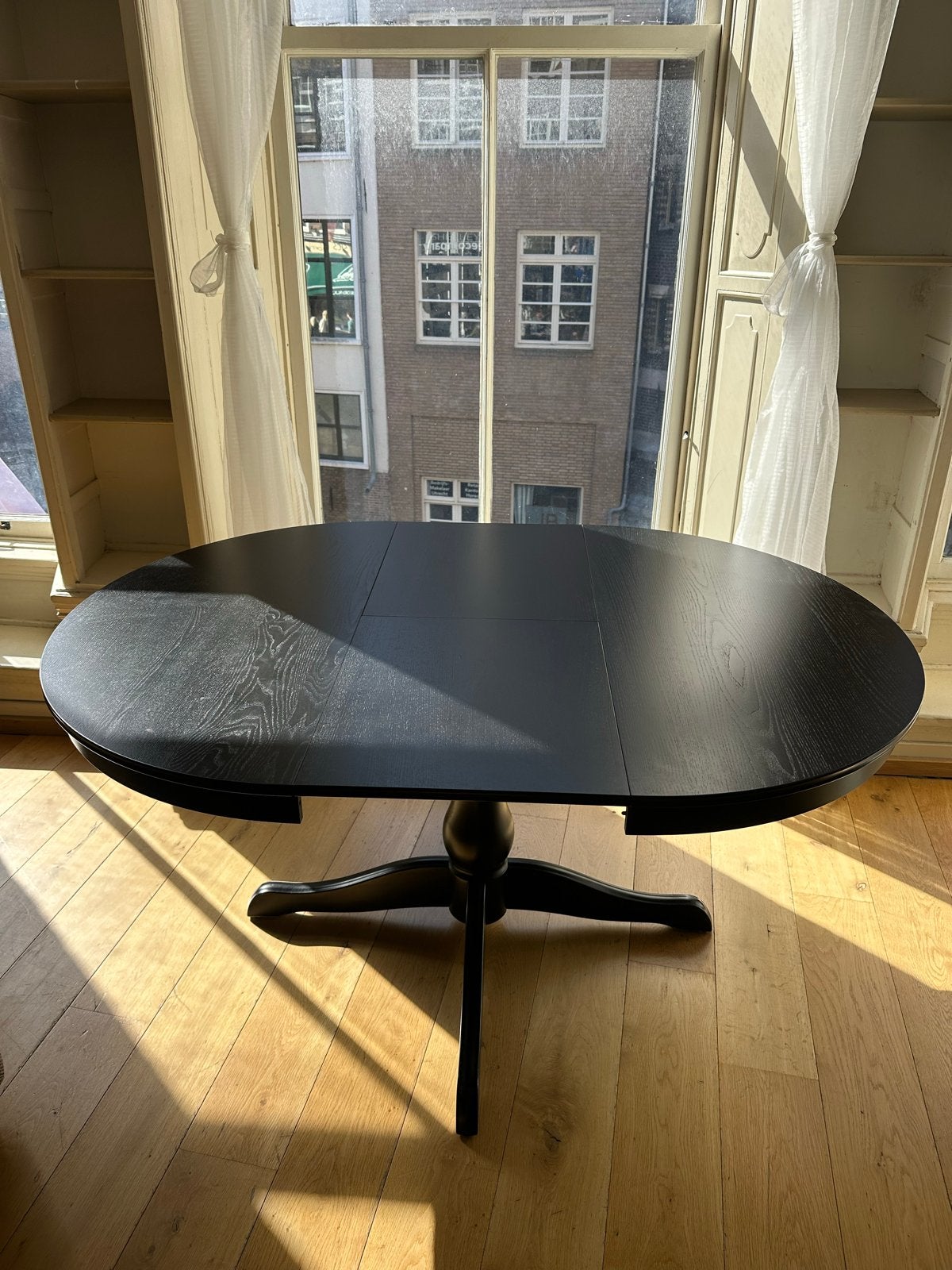 Zwarte uitschuifbare eettafel - Ovaal/Rond, Ophalen, Gebruikt, 100 tot 150 cm, Eikenhout