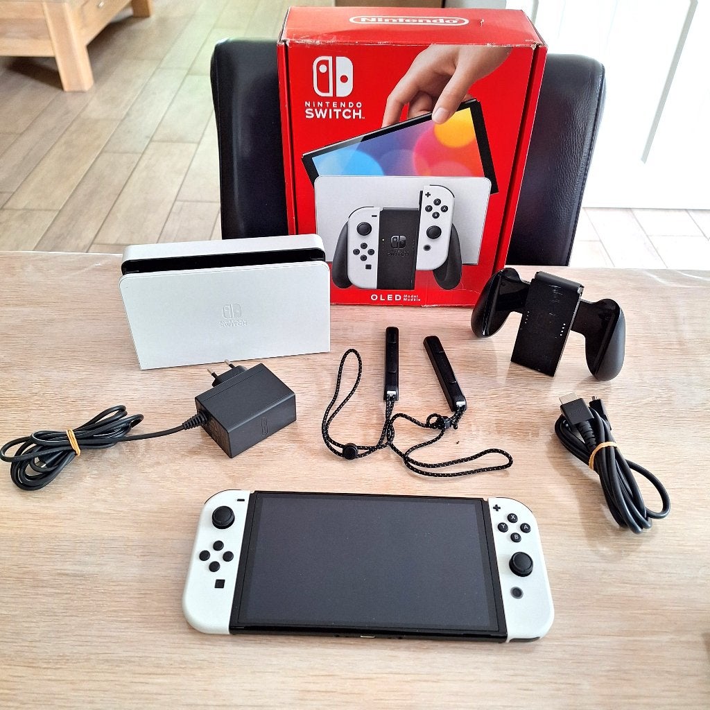 Nintendo Switch OLED 64 GB, Ophalen, Zo goed als nieuw, Met 2 controllers, Switch OLED