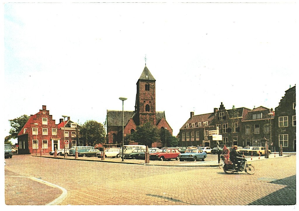 805543 Naaldwijk ZH 1973 Wilhelminaplein Bromfiets, Verzamelen, Ophalen of Verzenden, 1960 tot 1980, Gelopen, Zuid-Holland
