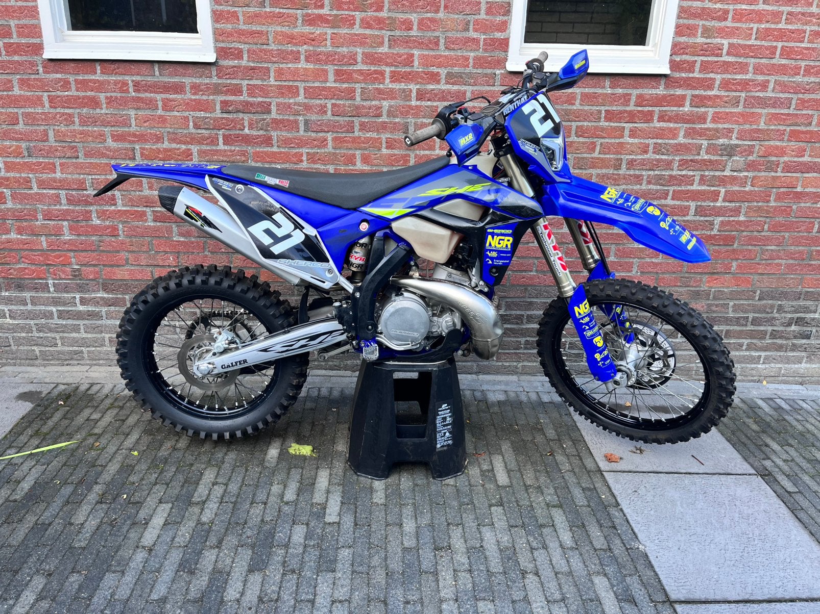 Sherco SE 250 R Factory 2023 – 112 uur – 2024 look, Motoren, Sportuitlaat, 250 cc, Occasion, Motorrijbewijs A