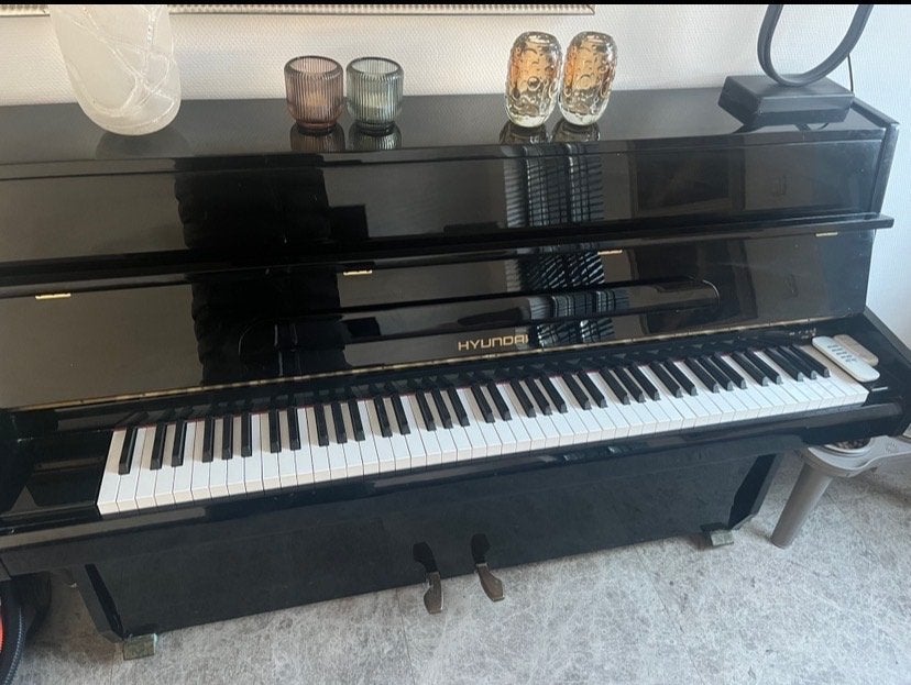 HYUNDAI PIANO, Muziek en Instrumenten, Gebruikt, Zwart, Ophalen of Verzenden, Piano