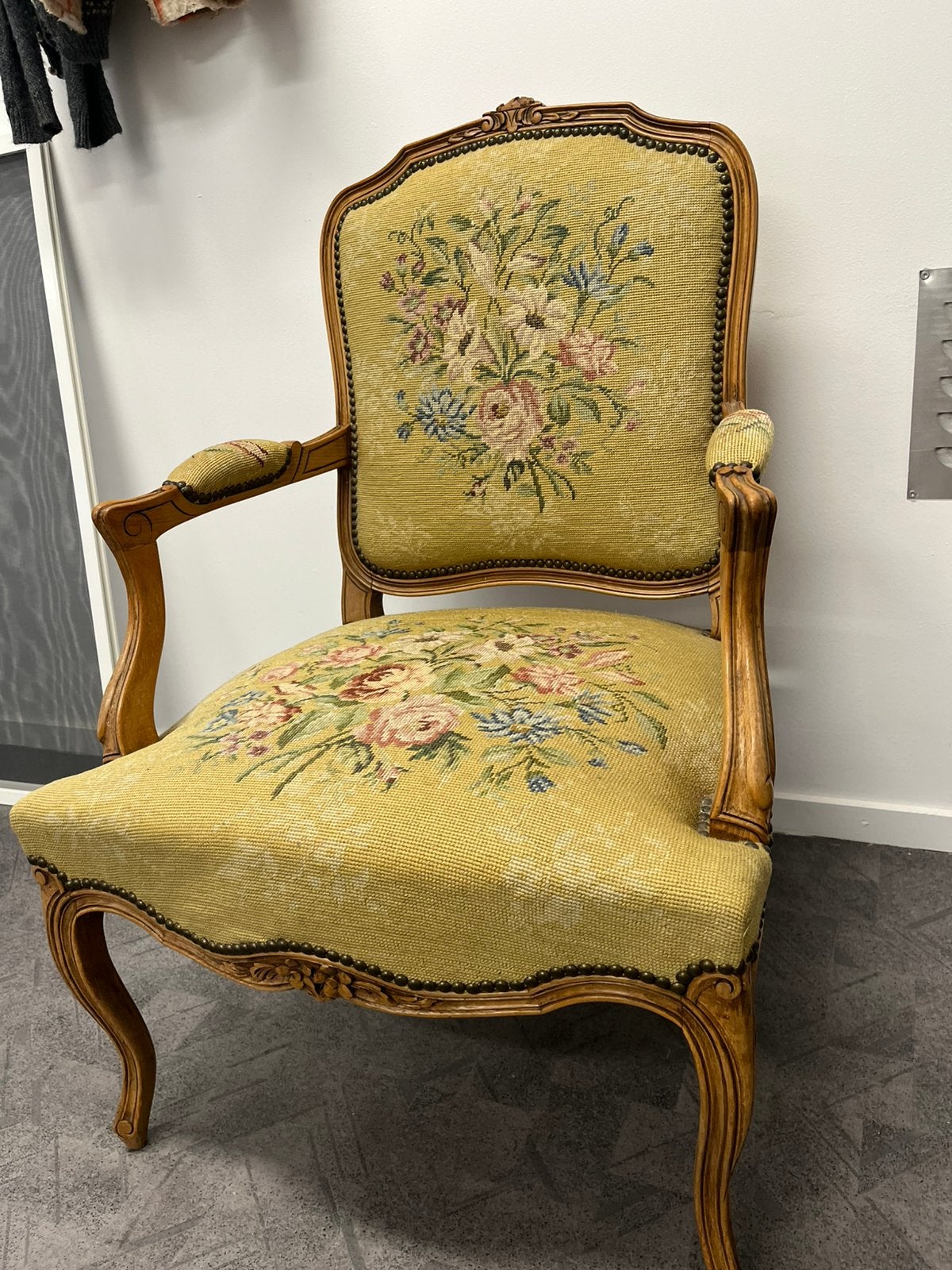 Fauteuiltje, Ophalen