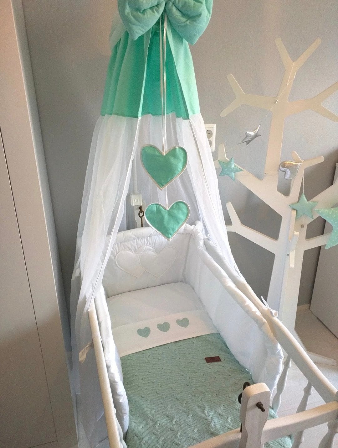 Vintage Witte Wieg met Hemel en Groene Details, Kinderen en Baby's, Babywiegjes en Ledikanten, Ophalen, Gebruikt, Wieg