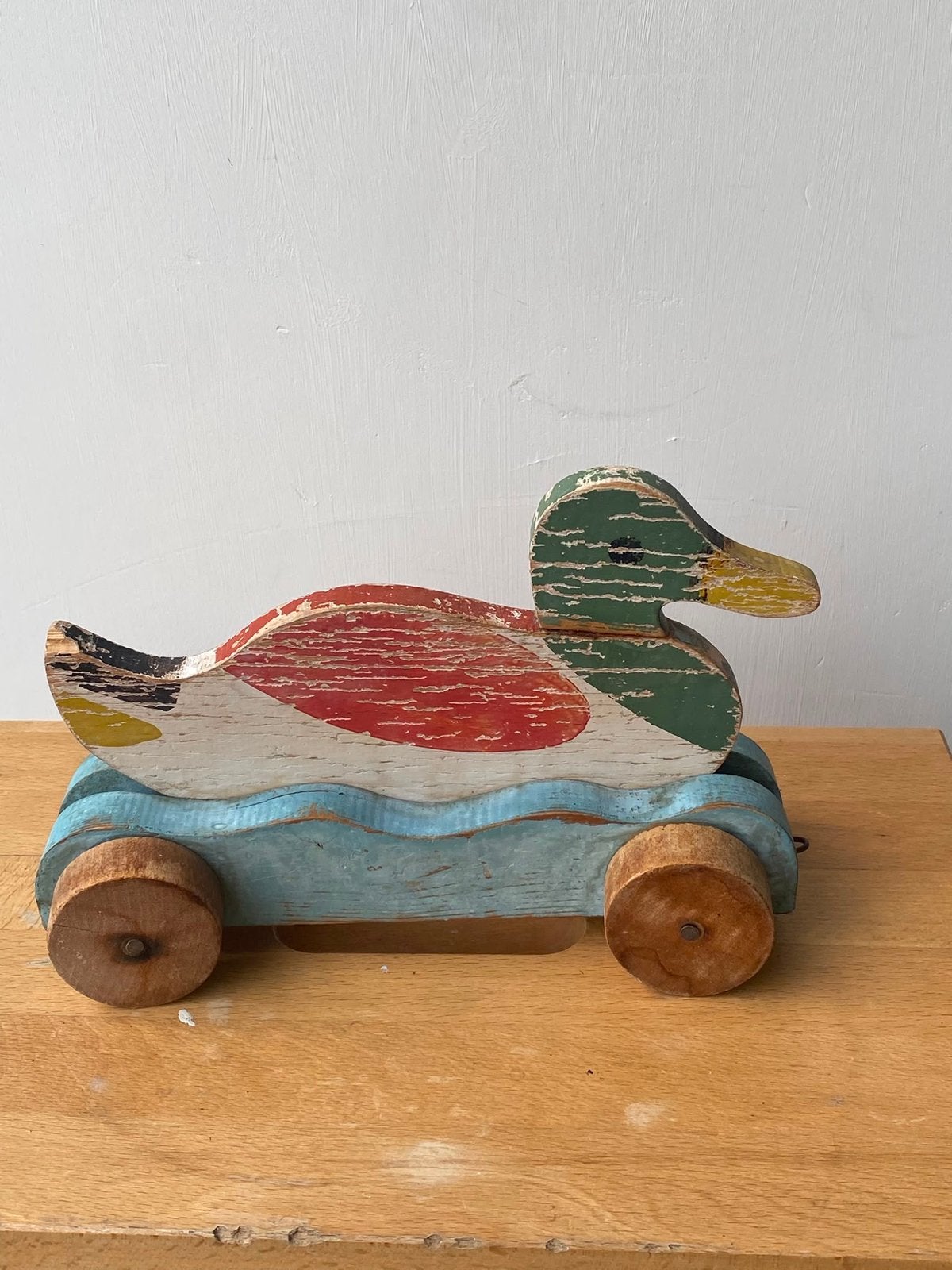 Vintage houten eend op wielen - Duw- of trekspeelgoed, Ophalen of Verzenden, Gebruikt, Duw- of Trekspeelgoed