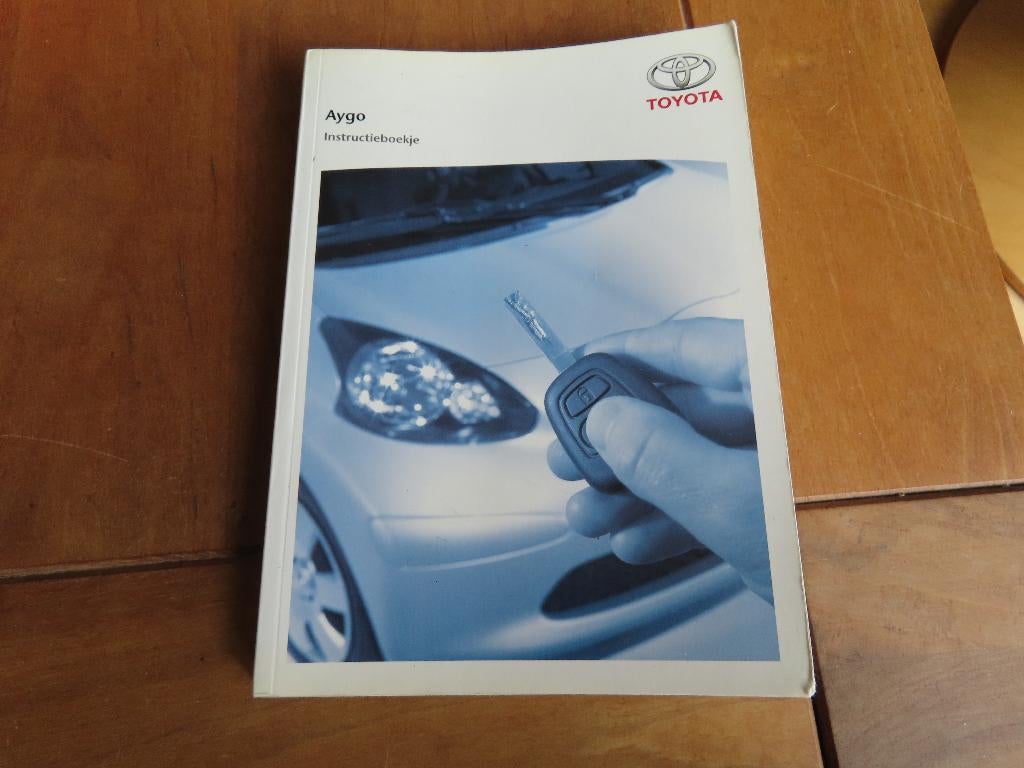 Instructieboek Toyota Aygo 2005 - 2001, zeer mooi!, Auto diversen, Handleidingen en Instructieboekjes, Ophalen of Verzenden